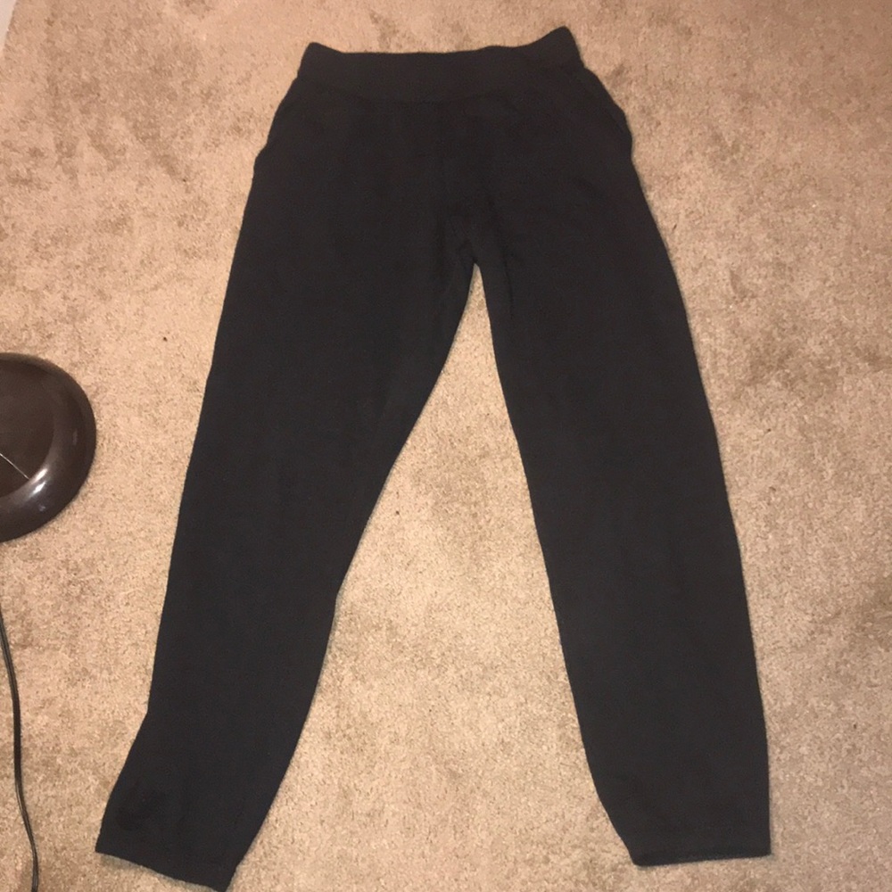 TIME AND TRU - Black sweatpants